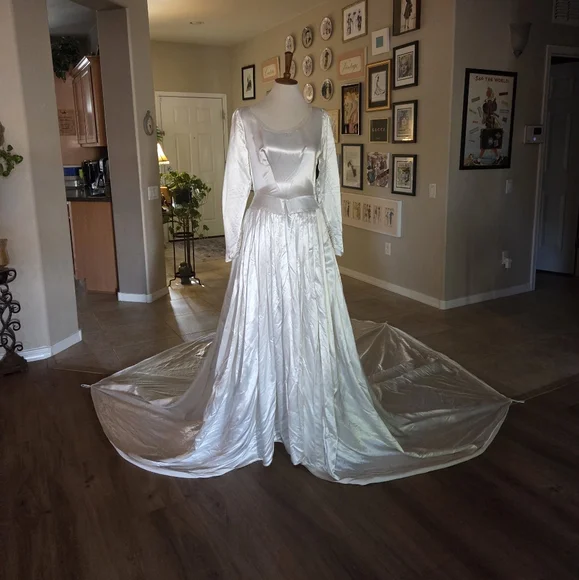 1940's WWII Ivory Parachute Long Train Wedding Dress Handmade